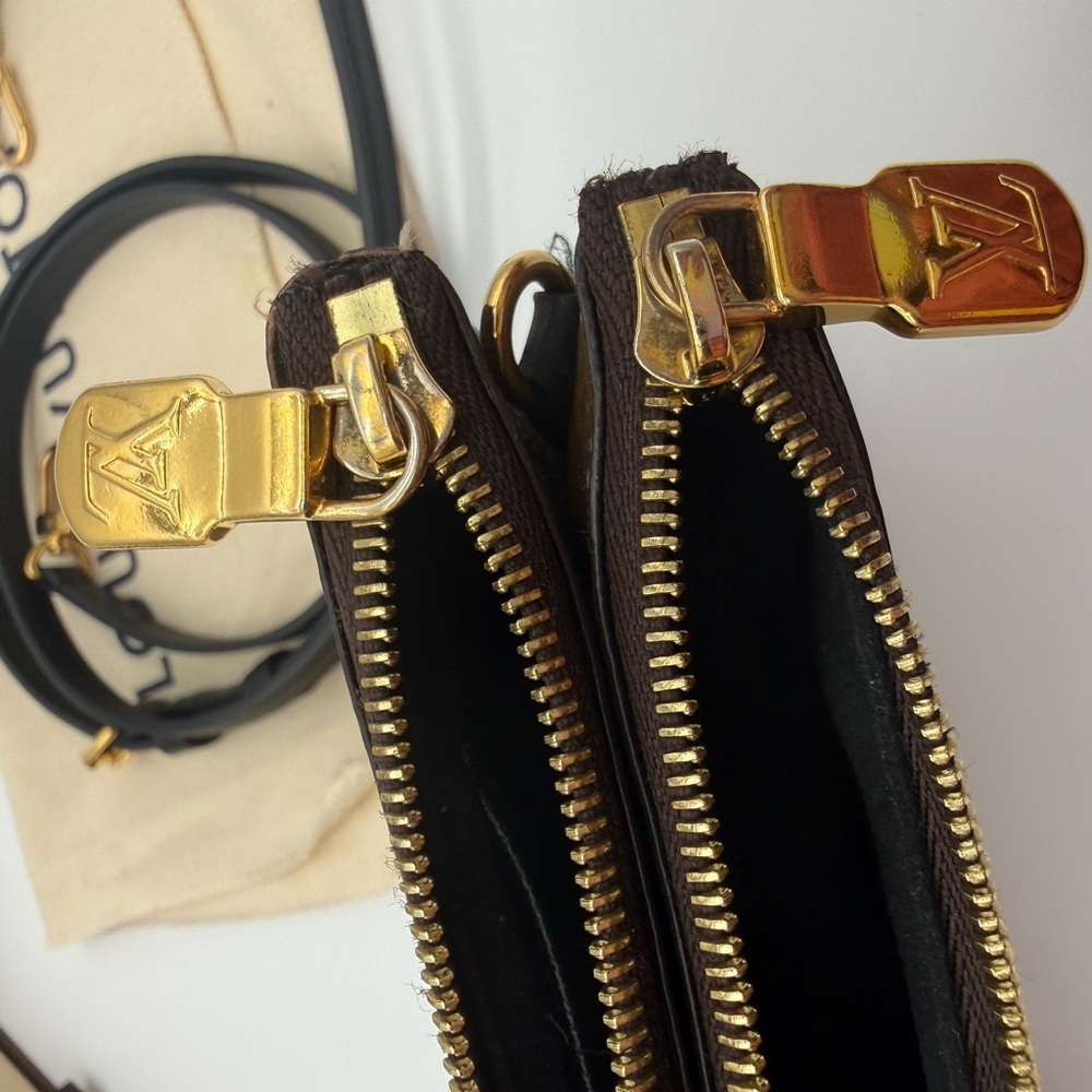 Louis Vuitton Reverse Giant Double Zip Pochette - Picture 11 of 16
